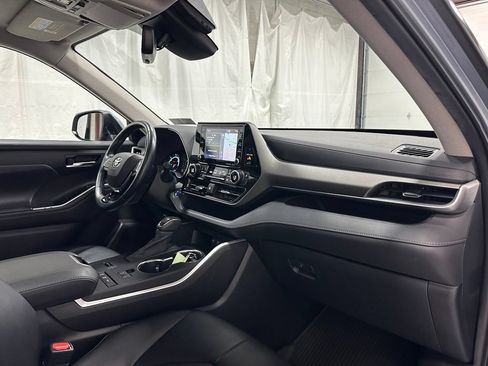 Used 2020 Toyota Highlander XLE AWD/4WD image 63