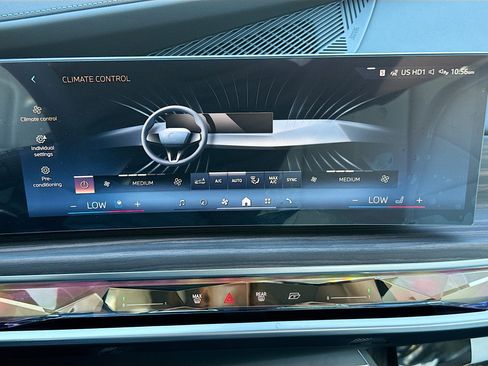 New 2026 BMW 750e xDrive image 34