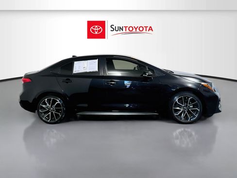 Used 2022 Toyota Corolla SE FWD image 2