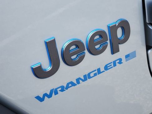 Used 2024 Jeep Wrangler Unlimited AWD/4WD image 9