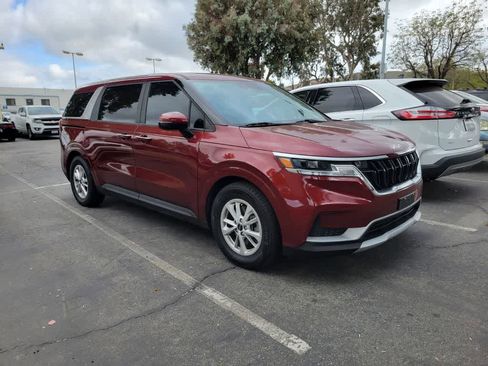Used 2022 Kia Carnival LX FWD image 10