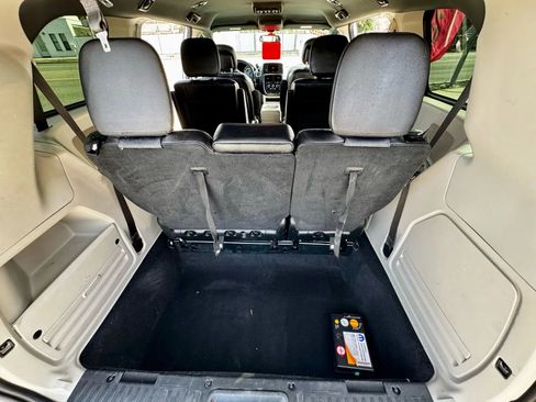 Used 2018 Dodge Grand Caravan SXT image 6