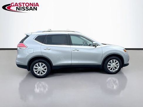 Used 2016 Nissan Rogue S w/ Appearance Package FWD image 10