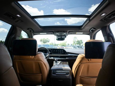 Used 2021 Cadillac Escalade Sport w/ LPO, ONYX Package RWD image 17