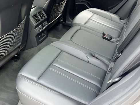 Used 2020 Audi Q5 e Premium Plus w/ Premium Plus Package AWD/4WD image 19