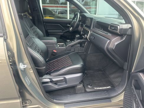 Used 2024 Toyota Tacoma TRD Sport AWD/4WD image 8