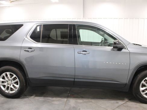 Used 2021 Chevrolet Traverse LS image 11
