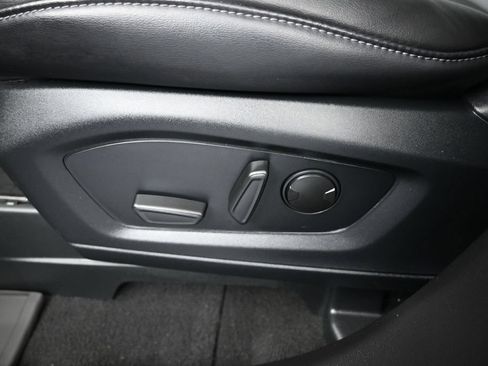 Used 2023 Ford Explorer XLT w/ Equipment Group 202A RWD image 17
