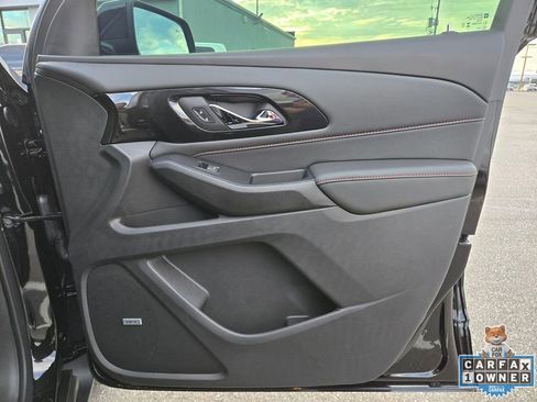 Used 2024 Chevrolet Traverse RS image 57