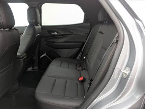 Used 2024 Chevrolet TrailBlazer RS w/ Convenience Package AWD/4WD image 17