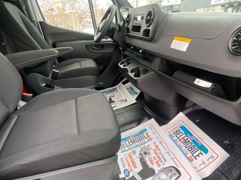 Used 2023 Mercedes-Benz Sprinter 2500 image 21