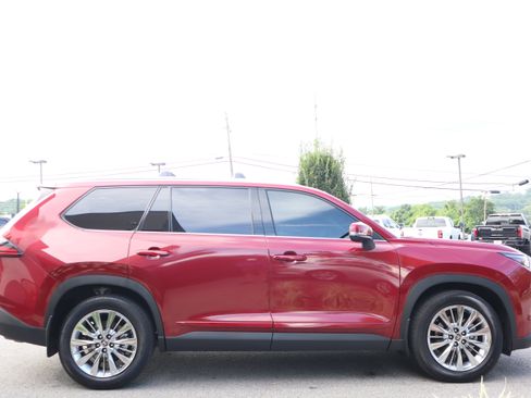 Used 2026 Toyota Grand Highlander AWD image 6