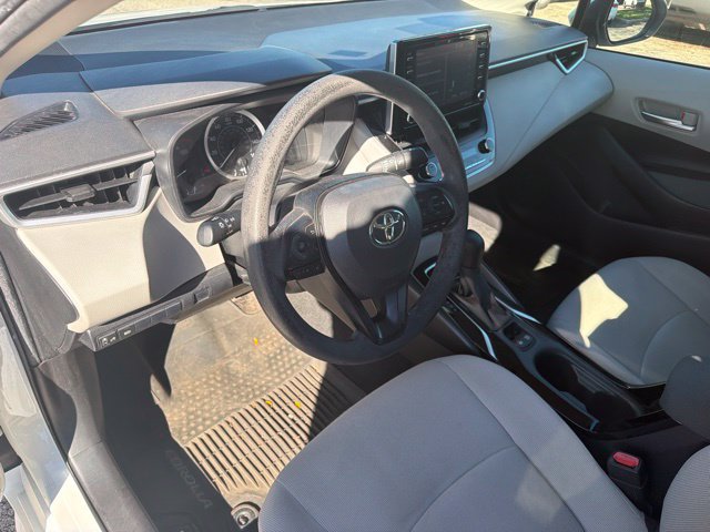 Used 2021 Toyota Corolla LE FWD image 25