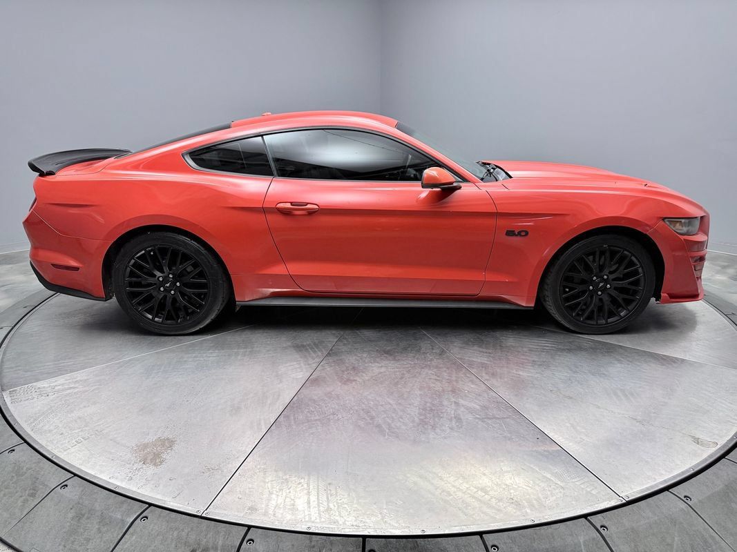Used 2016 Ford Mustang GT Premium RWD image 4