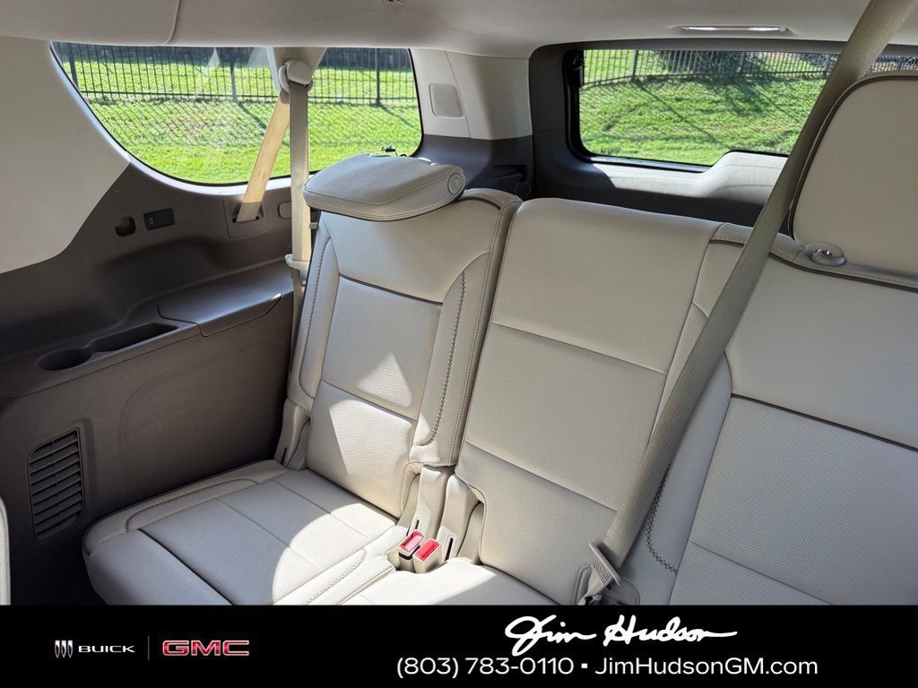 Used 2021 GMC Yukon XL Denali w/ Denali Premium Package AWD/4WD image 28