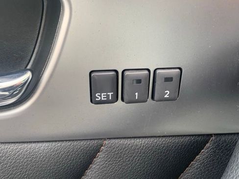 Used 2012 INFINITI FX35 AWD w/ Premium Pkg image 8