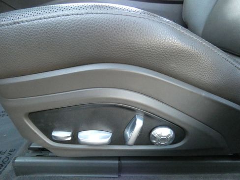 Used 2018 Porsche Panamera 4 image 61