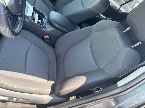 Used 2019 Toyota RAV4 XLE FWD image 17