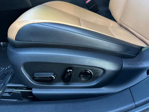 Used 2024 Lexus ES 350 w/ Premium Package FWD image 15