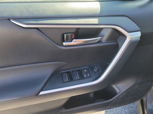 Used 2024 Toyota RAV4 XLE w/ Convenience Package image 18