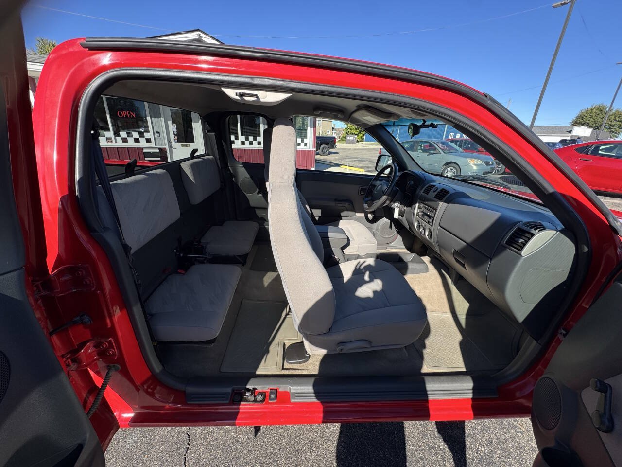Used 2005 Chevrolet Colorado LS RWD image 36