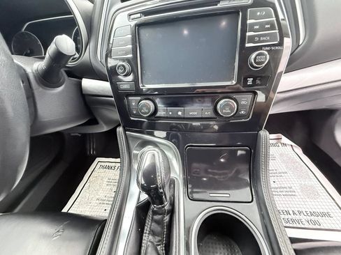 Used 2017 Nissan Maxima 3.5 SV FWD image 17