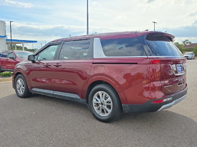 Used 2024 Kia Carnival LX FWD image 5