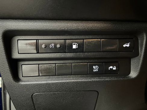 Used 2023 Mitsubishi Outlander SE image 44