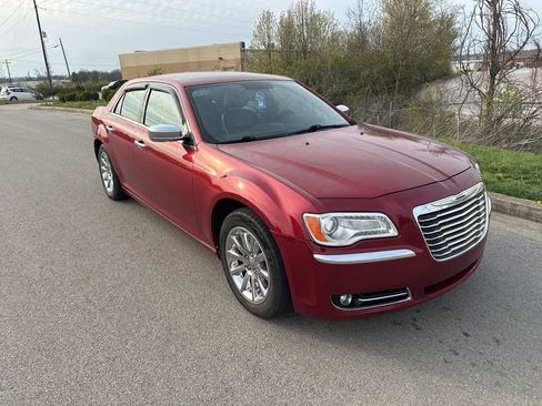 Used 2012 Chrysler 300 Limited image 2