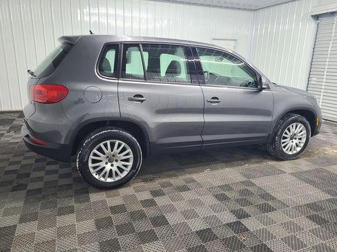 Used 2014 Volkswagen Tiguan S image 12