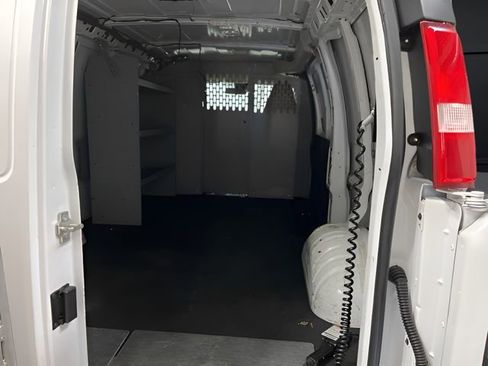 Used 2021 Chevrolet Express 3500 w/ Driver Convenience Package image 7