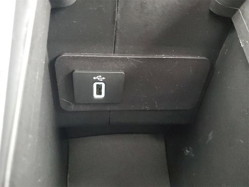 Used 2019 Ford Escape Titanium image 28