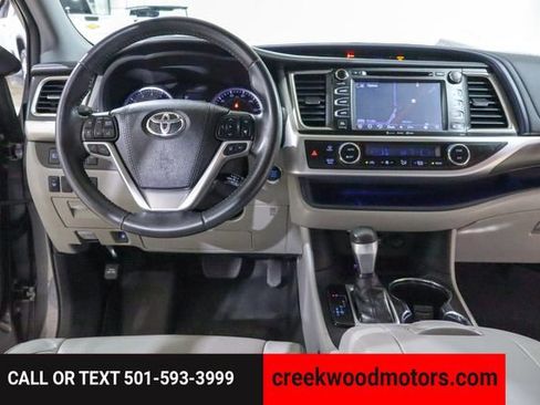 Used 2019 Toyota Highlander Limited FWD V6 1 Owner image 41