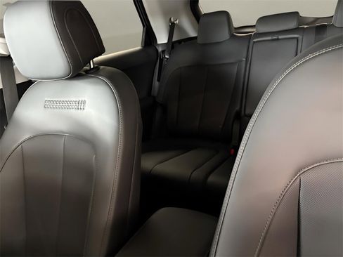 New 2025 Hyundai Ioniq 5 SEL image 25