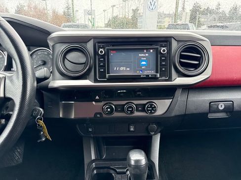Used 2016 Toyota Tacoma SR5 image 28