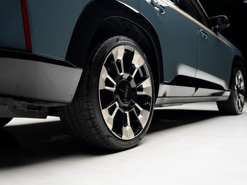 Used 2023 BMW XM image 82