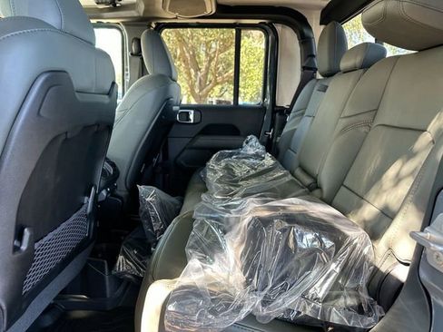 New 2025 Jeep Gladiator Mojave w/ Safety Group image 14