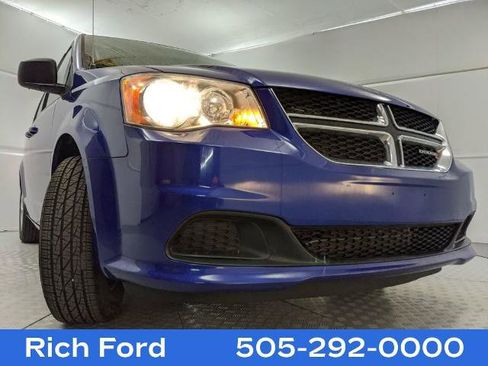 Used 2018 Dodge Grand Caravan SE w/ UConnect Hands-Free Group image 30