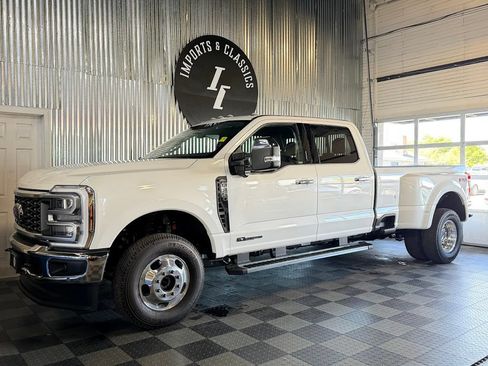 Used 2026 Ford F350 Lariat w/ Lariat Premium Package AWD/4WD image 1