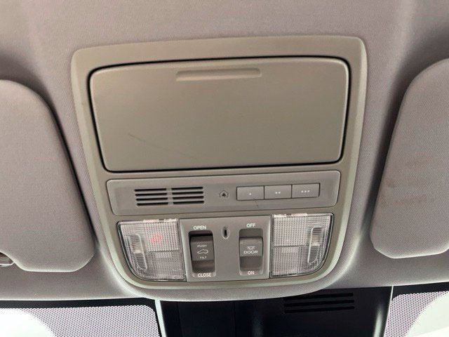 Used 2018 Honda CR-V Touring image 36