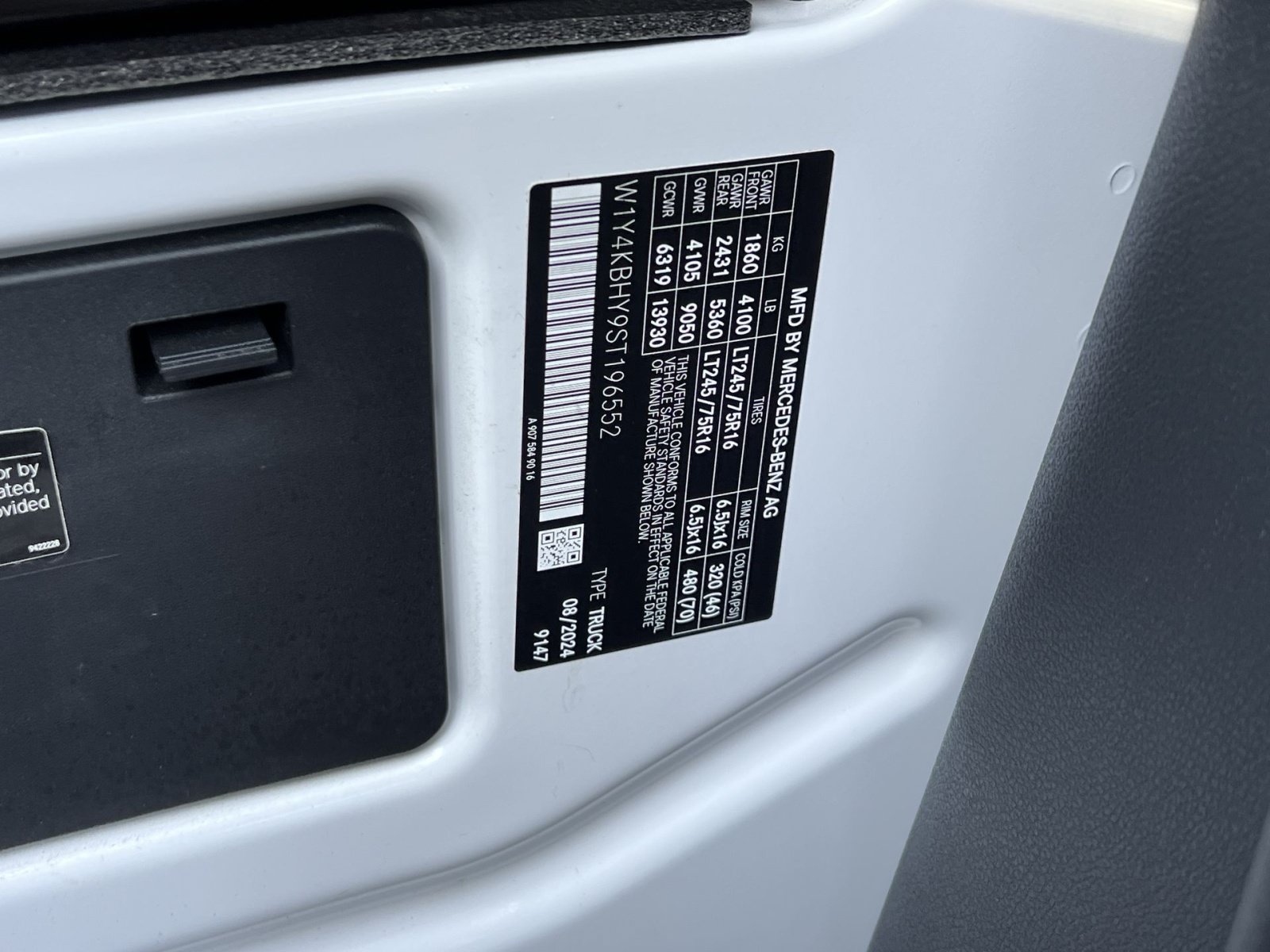 Used 2025 Mercedes-Benz Sprinter 2500 image 41