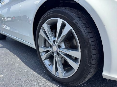 Used 2015 Mercedes-Benz C 300 4MATIC Sedan image 9