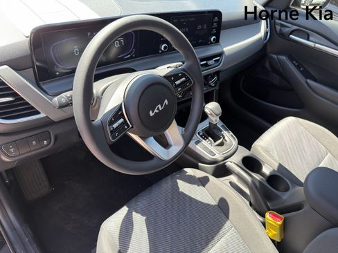 New 2026 Kia Seltos LX FWD image 11