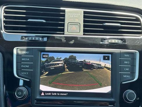 Used 2017 Volkswagen Golf SEL image 25