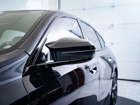 Used 2024 BMW i5 M60 w/ Premium Package image 15