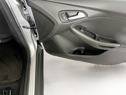Used 2016 Ford Focus SE w/ Equipment Group 201A image 29