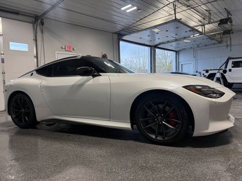 Used 2023 Nissan Z w/ Floor Mat Package (L93) RWD image 6