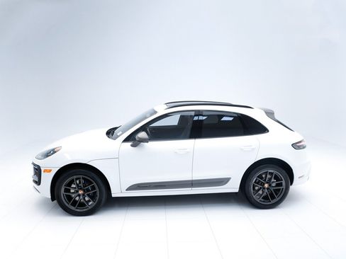 Certified 2023 Porsche Macan Turbo AWD/4WD image 2