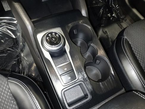 Used 2023 Ford Escape SE image 19