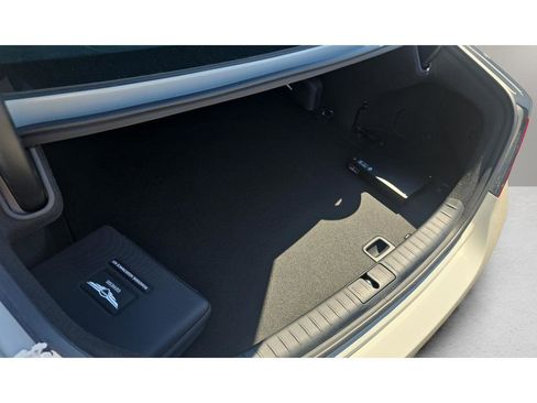 New 2026 Genesis G70 3.3T Prestige image 9